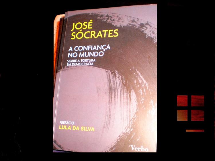Sócrates comprou milhares de exemplares do seu livro 